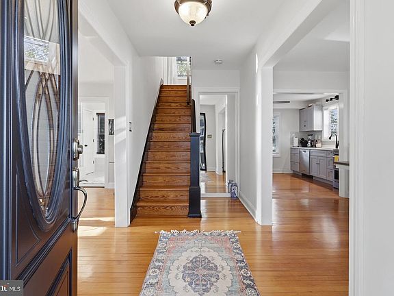 5th image of 111 Depaul St