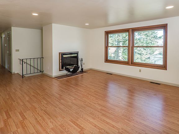 2nd image of 5505 158th Pl NE