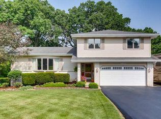 9N620 Tipi Ln, Elgin, IL 60124