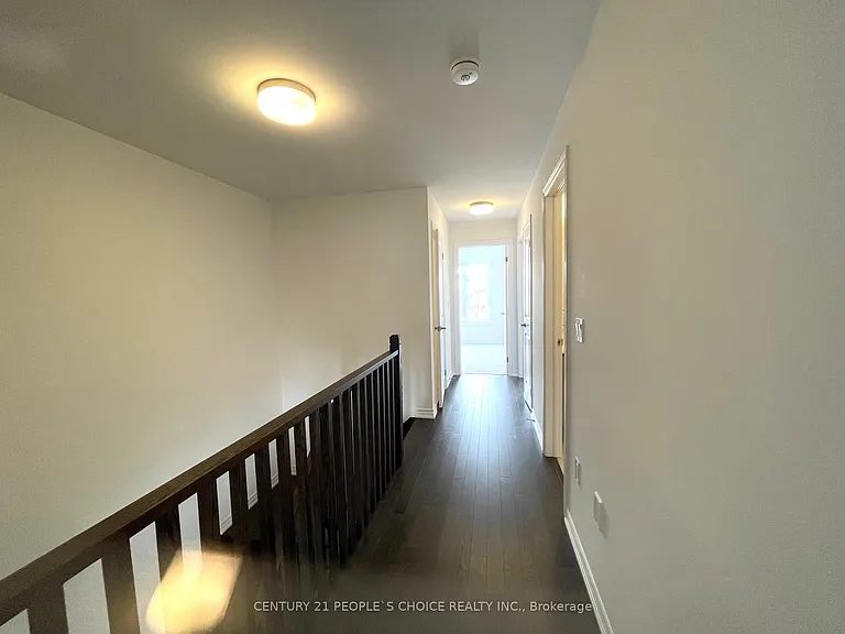 1471 Blackmore St — Photo 31