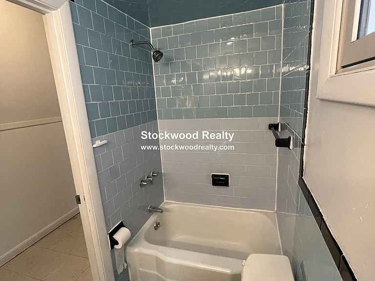 109 Wordsworth St #1 — Photo 24