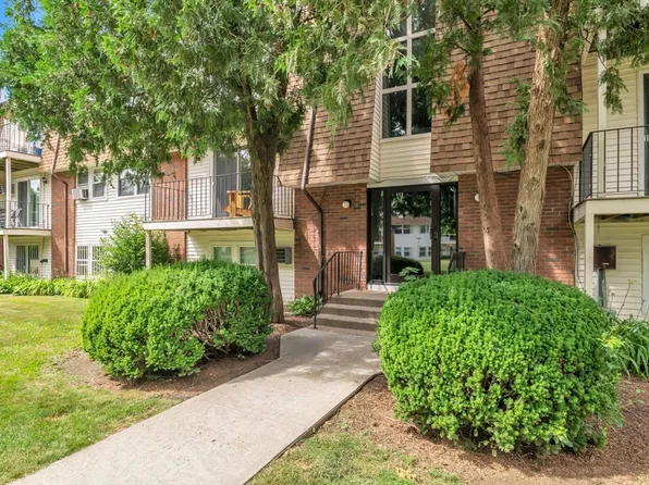 80 Damon Rd APT 6308, Northampton, MA 01060