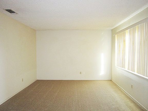 5th image of 1870 Crestwood Cir