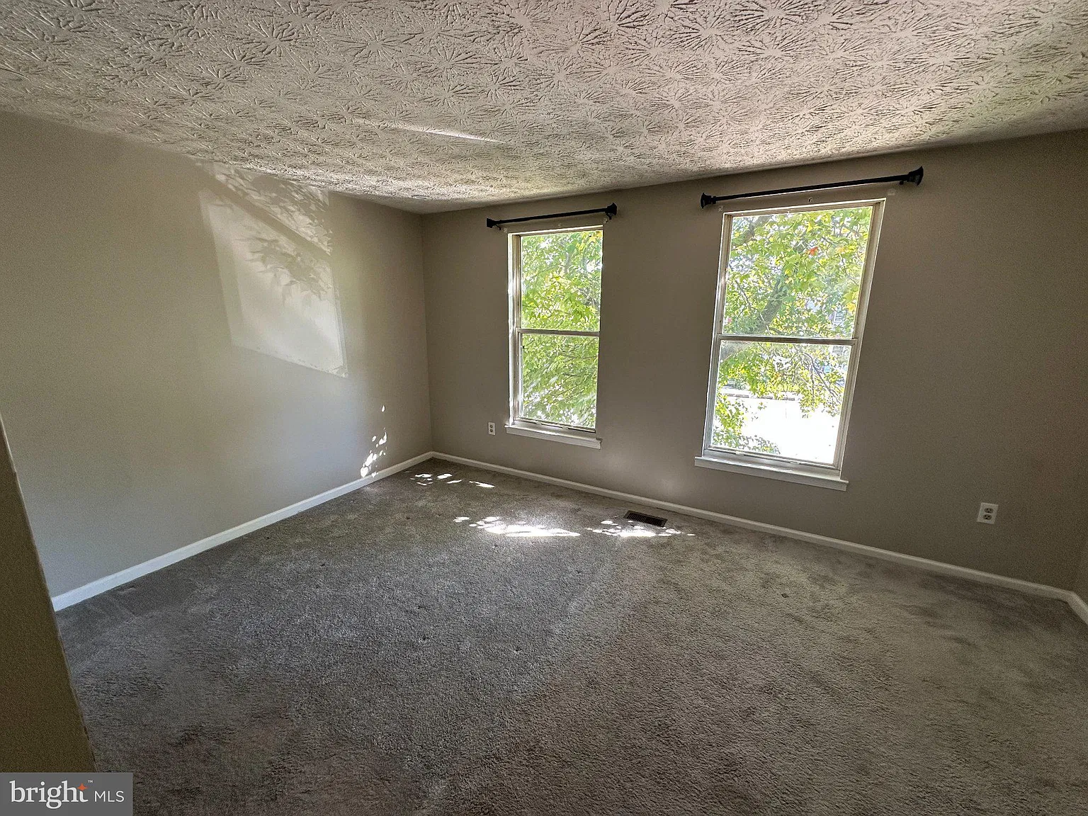 2 bed, 1.5 bath, 960 sqft, $1,900 — Photo 4
