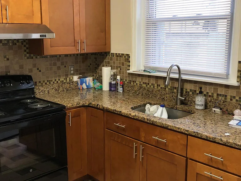 2227 S Rosewood St — Photo 5
