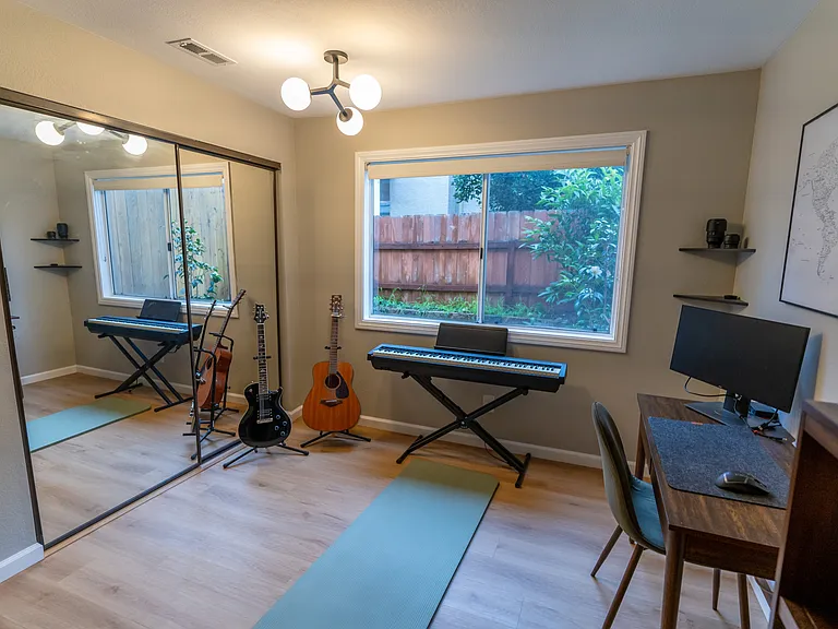 1304 Palomar Pl #1 — Photo 11