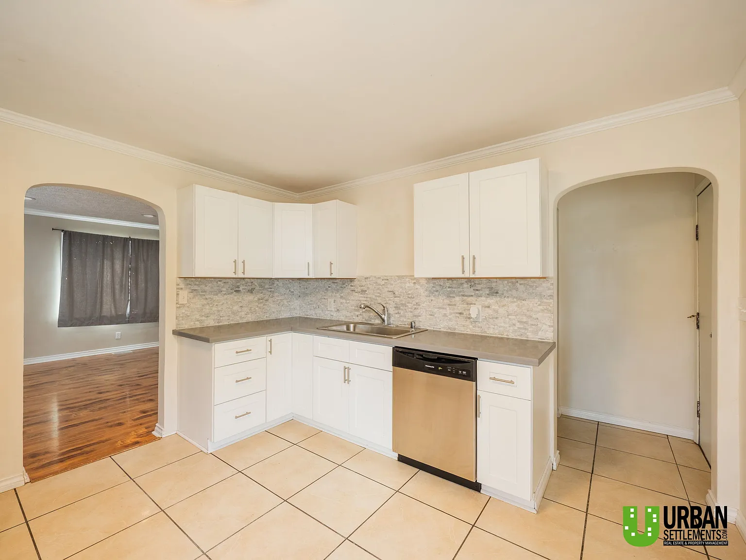 4 bed, 2068 sqft, $2,400 — Photo 2