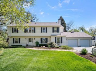 1322 Robinhood Dr, Elgin, IL