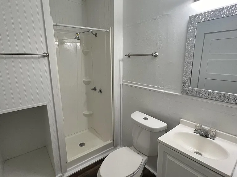 124-126 Wiggins Pl #1 — Photo 23
