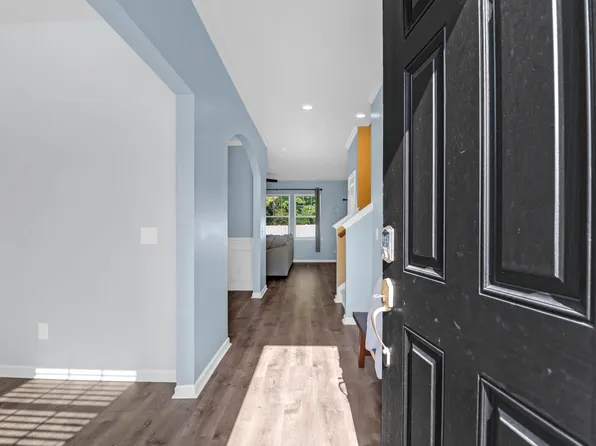225 Sugarberry Ln, Moncks Corner, SC 29461