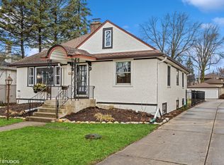 252 Gage Rd, Riverside, IL 60546