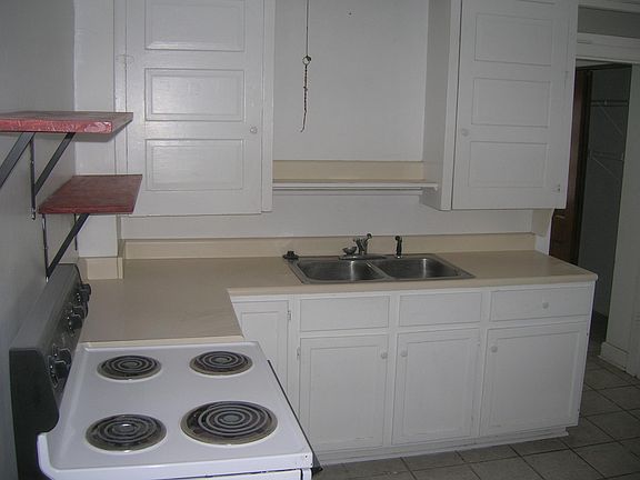 4th image of 134 E Hudson St