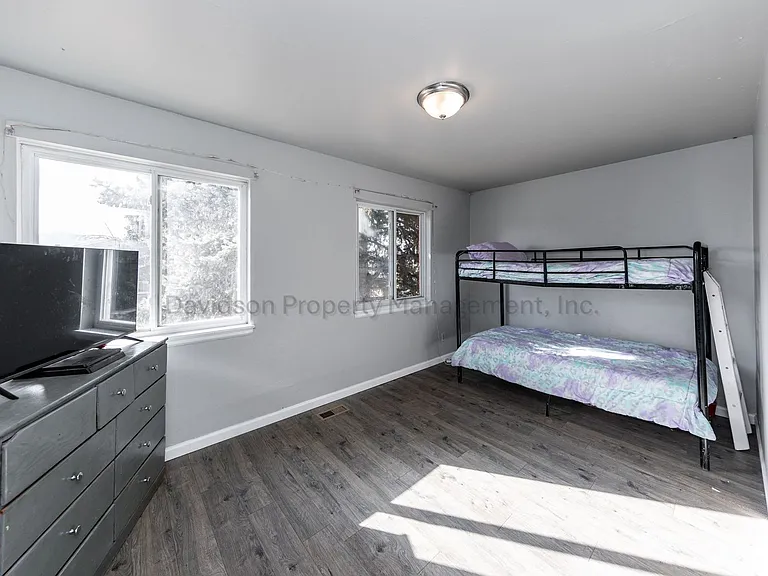 332 Longfellow Dr — Photo 9