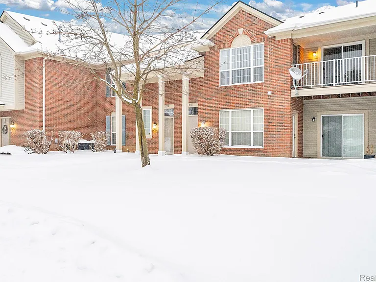 8208 Chesapeake Cir — Photo 2