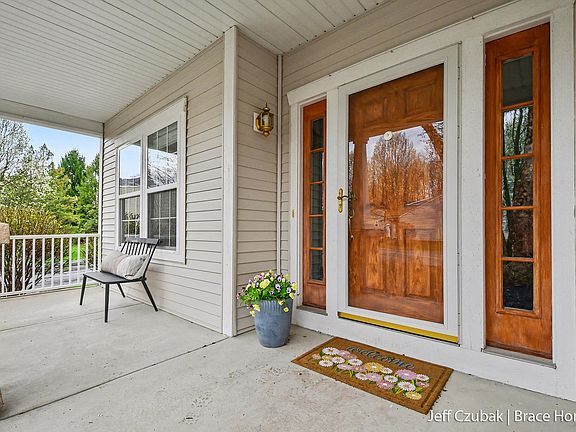 4th image of 3550 Mill Point Dr SE