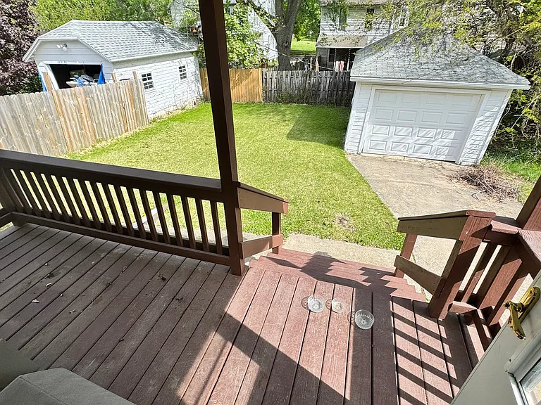 418 W Homer St — Photo 9