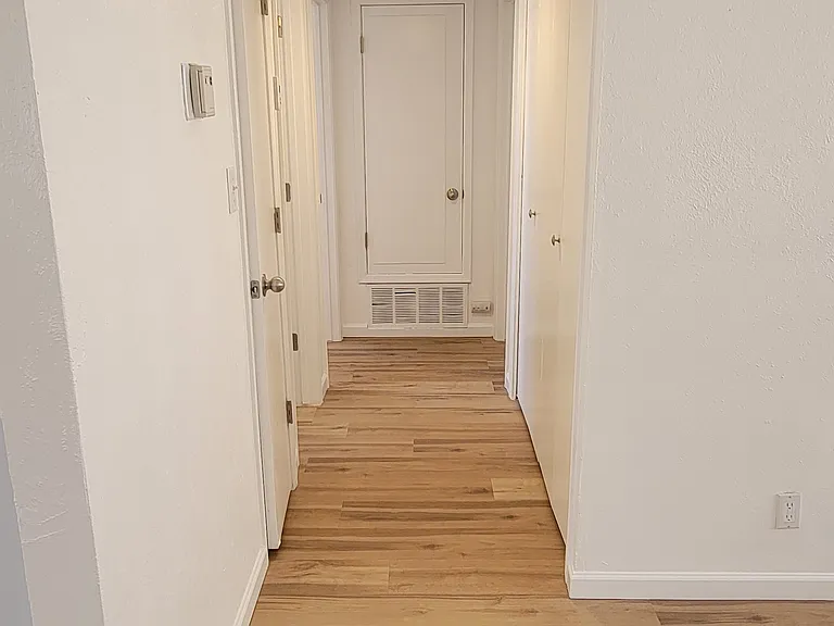 2524 Chelwood Park Blvd NE #C — Photo 22