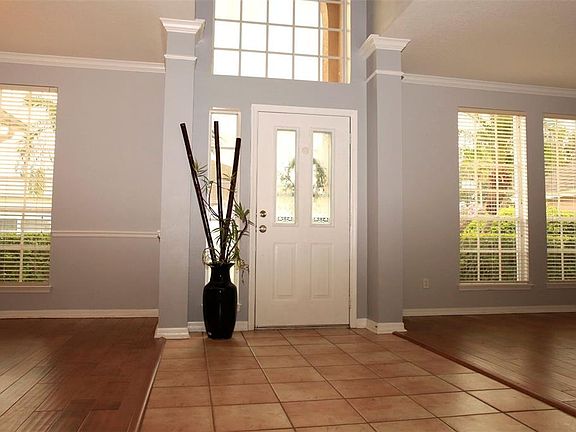 4th image of 10915 Piping Rock Cir