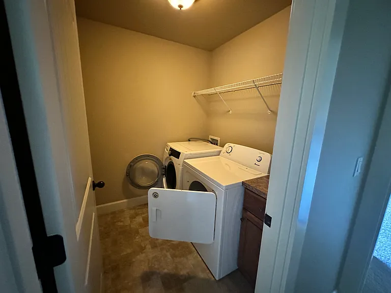Washer dryer on second level