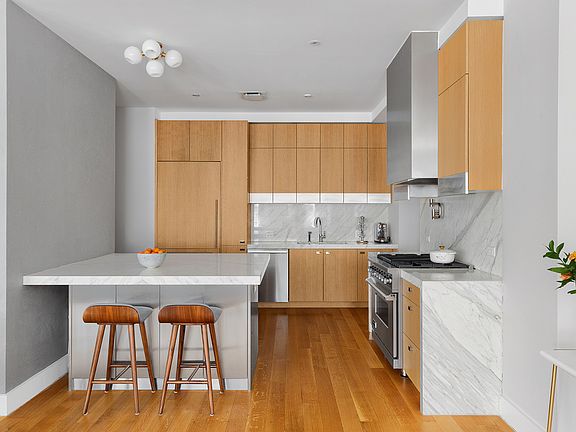 4th image of 15 Hubert St Penthouse C