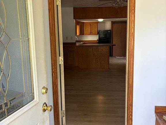 2nd image of 216 N Maple St