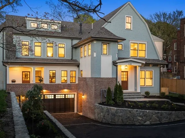 151 Babcock St #151, Brookline, MA 02446