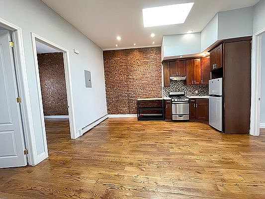3rd image of 400 Chauncey St #2X