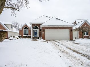 131 Thamesford Ct, Buffalo, NY 14221