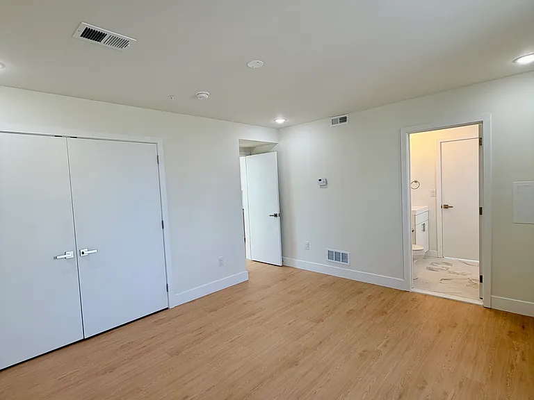 4212 Lancaster Ave #202 — Photo 2