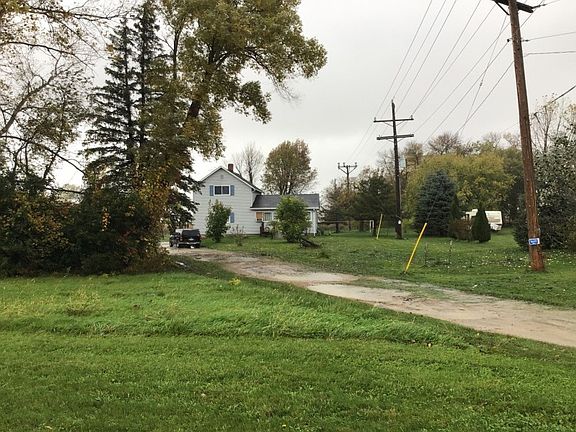 3rd image of N6693 Clark St