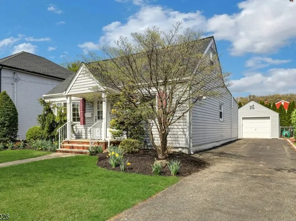 16 Maple Hill Rd, Clifton City, NJ 07013