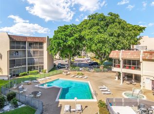 6555 W Broward Blvd APT 112, Plantation, FL 33317