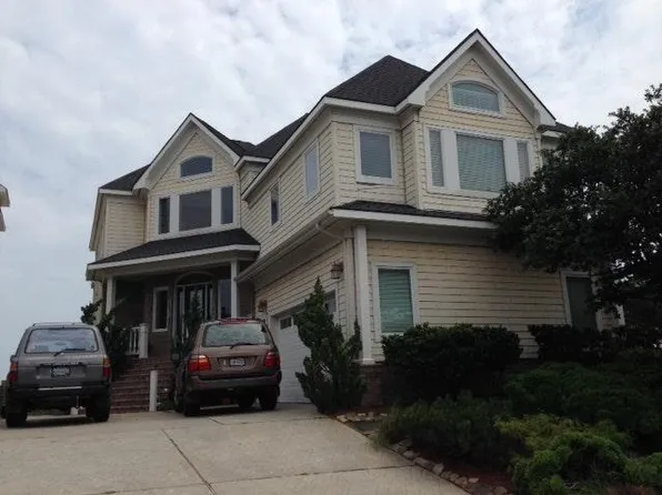 3840 Bay Oaks Pl, Norfolk, VA 23518