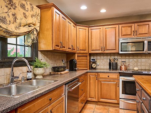 4th image of 27 Prospect St