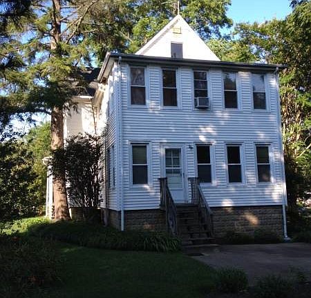 2nd image of 114 E Columbia St