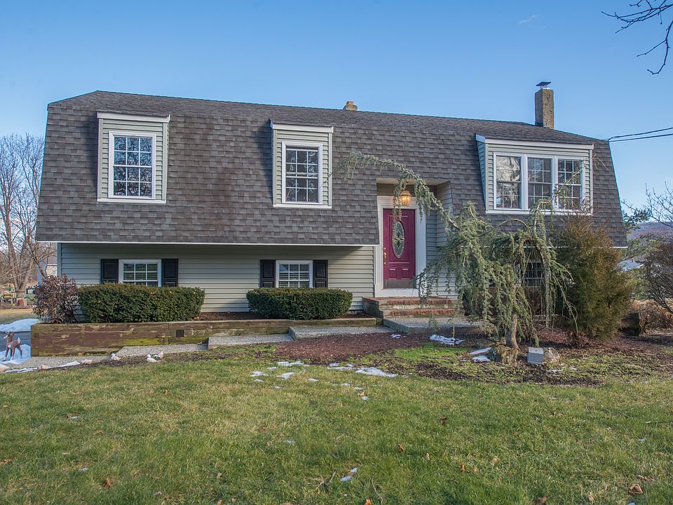 1st image of 896 Old Glenwood Cir