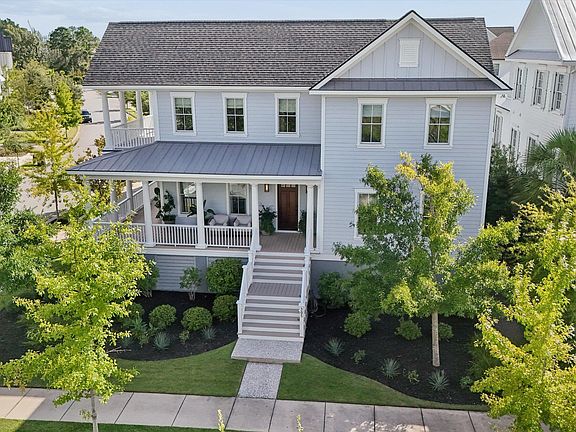 2nd image of 305 Apprentice St