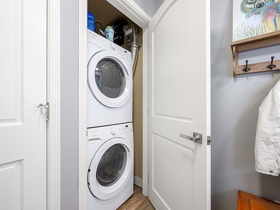 4th image of 11887 Burnett St #115