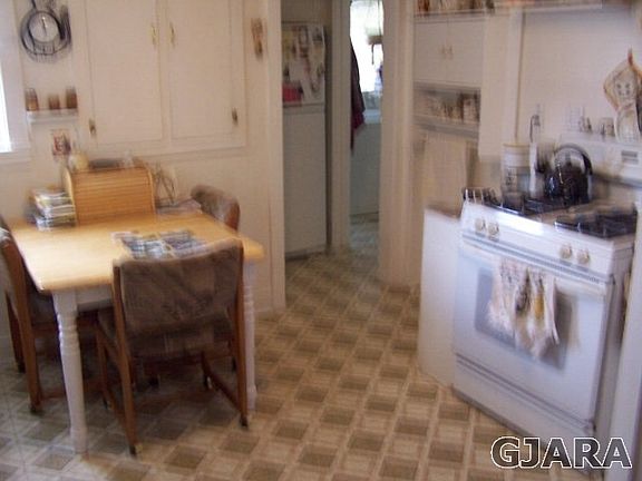 3rd image of 115 Lilac Ln