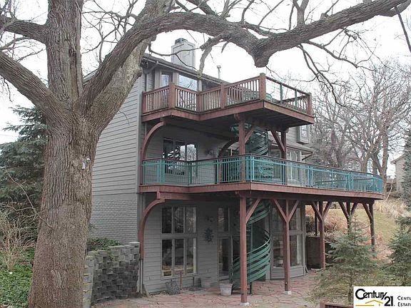 5th image of 217 Bellevue Blvd S