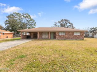 141 Plantation Dr, New Iberia, LA 70563