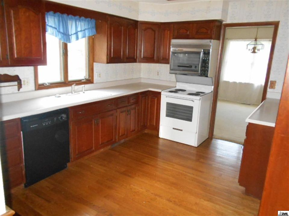 1st image of 2633 SE Wisconsin Ave