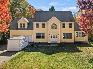 11 Quabbin Path, Sutton, MA 01590