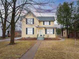 1515 S Farwell St, Eau Claire, WI 54701
