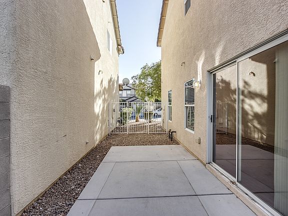 4th image of 8820 First Lady Ave