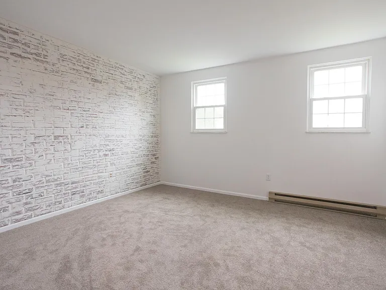 3060 Millstone Dr — Photo 6