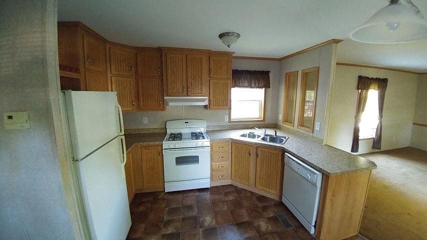 2nd image of 62 Millstream Ct