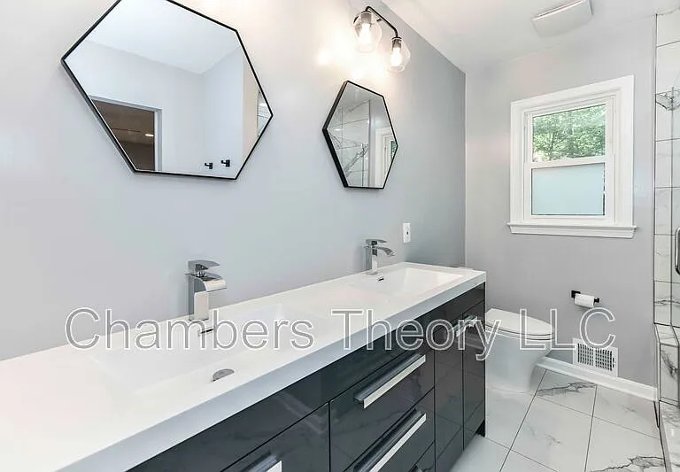9205 Hamilton Dr — Photo 20