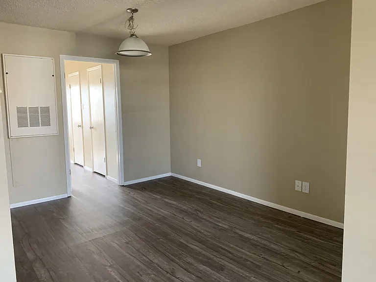 6800 Camden Ln — Photo 8