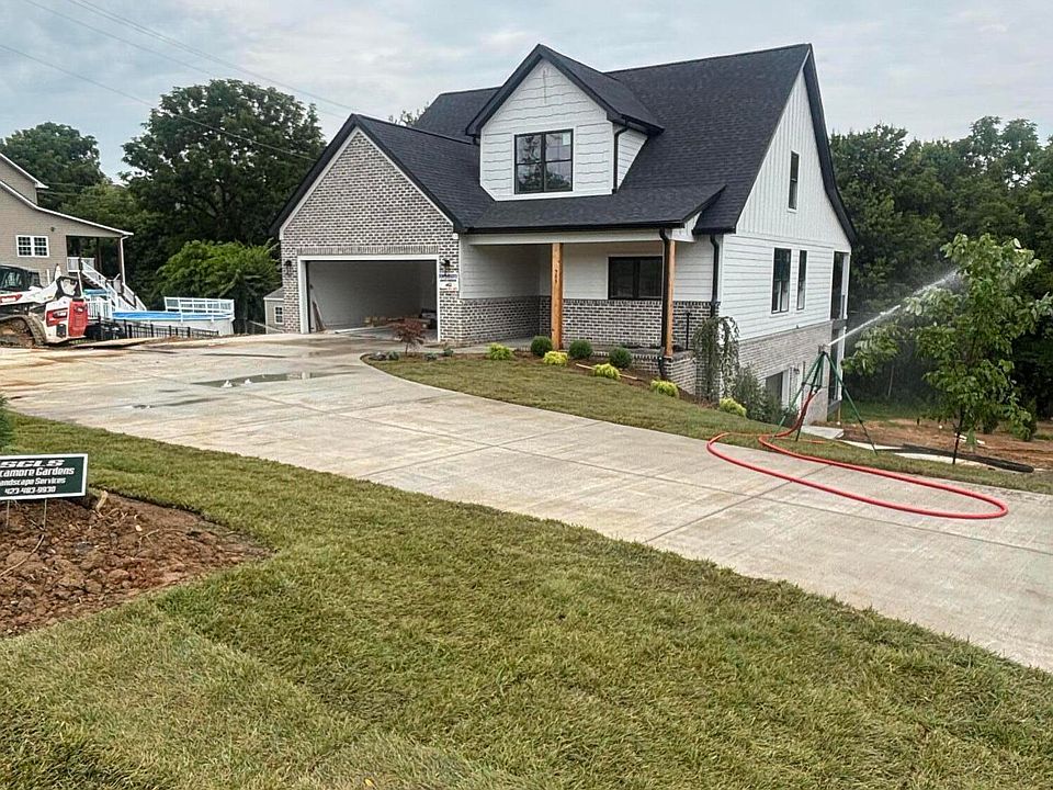 1st image of 585 Carroll Creek Rd